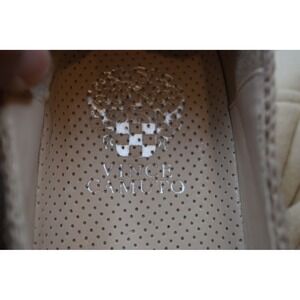 Vince Camuto Womens Relinsta Tan Crochet Slip On Sneakers Size 11M